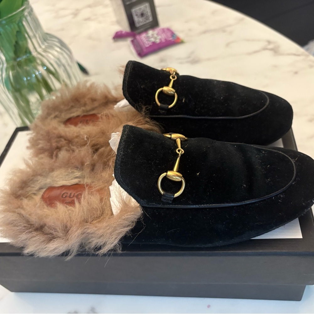 Gucci Black Velvet Flats - Picture 2 of 5